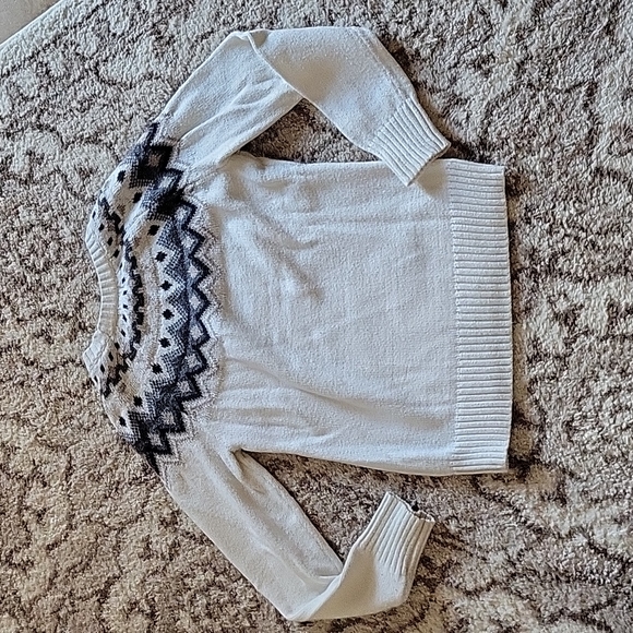 Old Navy Sweater - Picture 2 of 3